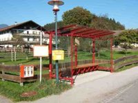Bushaltestelle bei Feuerwehrhaus