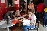Bei der komm!unity-Jugendredaktion berichtet eine kreative Gruppe von Jugendlichen aus Jugendsicht über Themen aus Wörgl und Umgebung