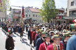 Fast 400 Jungschützen und Jungmarketenderinnen aus allen Teilen Tirols beteiligten sich an Schießbewerben und  Festumzug in Wörgl