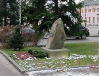 Gedenkstein am Bahnhofsplatz