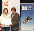 Sportreferent LHStv Hannes Gschwentner gratuliert Rodel-Ass und Junioren Vize-Europameisterin Melanie Batkowski zu den erfolgreichen vergangenen zwei Saisonen. 