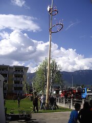 MAIBAUM-AUFSTELLEN UND GRILLFEST