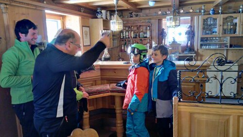 Pokal zum Vereins- und Betriebsrennen 2015 an Manuel Kofler und Otto Siegele Jr.Jr.