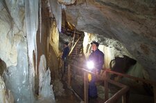 Tropfsteinhalle in der Hundsalm Eis- und Tropfsteinhöhle Tropfsteinhalle in der Hundsalm Eis- und Tropfsteinhöhle