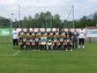 Die Kampfmannschaft des FC Bad Häring in ihren neuen Spielkleidern. Powered by KFZ § LACK FRITZ 