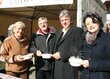 VBgm. Maria Steiner, Sozialsprengel-Obmann Toni Schrettl, Bgm. Arno Abler, VBgm. Hedi Wechner.