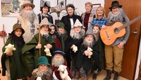 Die Anklöpflergruppe aus dem Pfarrkindergarten statteten auch dem Bürgermeisterbüro mit Bgm. Hedi Wechner, Gabriele Gaisbacher und Barbara Stonig-Kuenzer einen Besuch ab.