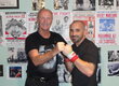 Tirols Boxpräsident Dr.Rainer Salzburger mit dem Manager des Angelo Dundees Boxgym  Matthew Baiamonte nach Vertragsabschluss.