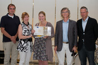 Für ihre herausragende Leistung beim Jugendredewettbewerb im vergangenen Schuljahr hat der Verein „Alumni des BRG Wörgl“ den „Alumni-Preis 2010“ an die Schulsprecherin Anna Etzelstorfer (7. Klasse) verliehen.
