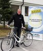 Umweltreferent, Stadtrat Michael Pfeffer mit dem neuen Elektro-Fahrrad der Fa. Gruber Antrieb aus Wörgl