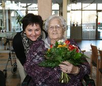 Vzbgm. Evelin Treichl und Frau Maria Trampusch 