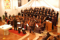 Der große Probenaufwand für einen Konzertabend – minutenlanger Applaus eines begeisterten Publikums in der ausverkauften Wörgler Pfarrkirche belohnte Sänger und Musiker.