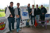 Bei der Präsentation des Leichtathletik-Neustarts in Wörgl – v.l. Sportreferent Stadtrat Thomas Embacher, Trainer Gernot Knittelfelder, der ehemalige TS-Leichtathletik-Sektionsleiter Thomas Haberl, sein Nachfolger Gregor Knittelfelder, Paul Koller vom TLV und Wörgls Turnerschafts-Obmann Dr. Georg Petzer