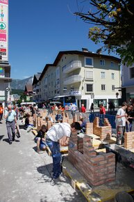 Janek Dornauer von der PTS Wörgl konnte den vierten Platz erzielen. Im Vordergrund des Bildes  sieht man ihn konzentriert bei der Arbeit.