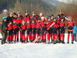 Das erfolgreiche Langlaufteam des SC Lattella Wörgl/Team Nordic mit Thomas Petutschnigg (4.v.l) und Manuel Vogl (5.v.l.) sowie Headcoach Nadja Petutschnigg. (2.v.l.) sowie die beiden Tiroler Meister (3. und 5. v.l.) Daniel Pirchmoser und Lukas Ullner