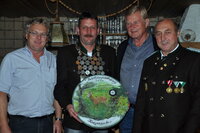 Mohn Manfred, Schützenkönig Taxacher Andreas, Rampl Hermann, OSCHM Bauhofer Alfred