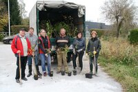 Sebastian Schwarzenbacher (Freiwilliger Helfer), VBgm. Dr. Andreas Taxacher, Richard Götz (Umweltreferent), Sepp Egger (Häringer Forstgarten), Sieglinde Sappl, DI Bettina Müller (Raumordnungsreferentin / Gemeinderätin).