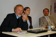 Am Podium diskutierten Heinz Blaumeiser (links) und Kurt Dander mit dem Publikum, moderiert von Karin Bachhuber (Bildmitte).