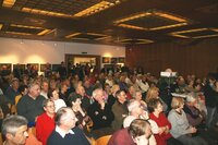 Der Saal des Tagungshauses platzte nahezu aus den Nähten bei 150 Besuchern
