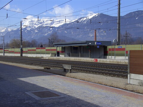 Bahnhof Wörgl Kundl, Blick zum Bahnsteig 2