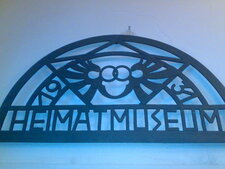 Das Schild über dem Eingang zum Wörgler Heimatmuseum