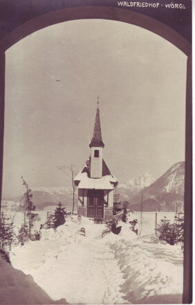 Kapelle im Waldfriedhof nach der Eröffnung