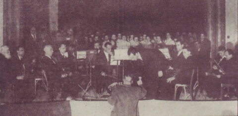 Das Wörgler Streicherorchester mit dem Jungchor bei einem Konzert