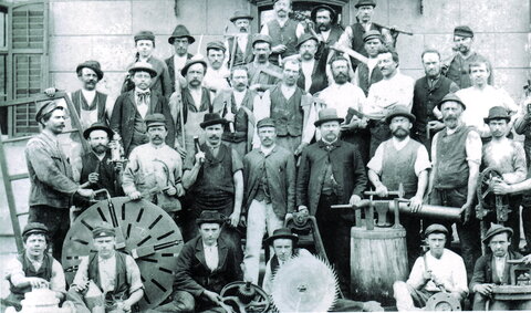 Arbeiter in der Zellulosefabrik um 1890