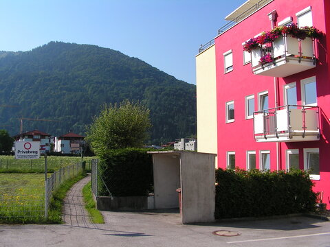 Das Ende der Peter Rosegger-Straße (mit Haus Nr. 5) gegen Süden